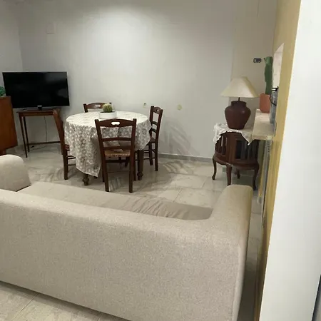 Hele L'angolo Di Elena בארי