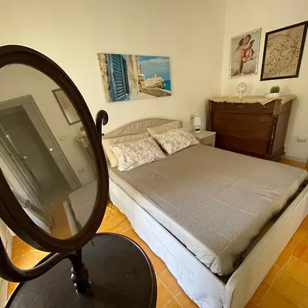 Hele L'angolo Di Elena Feriehus